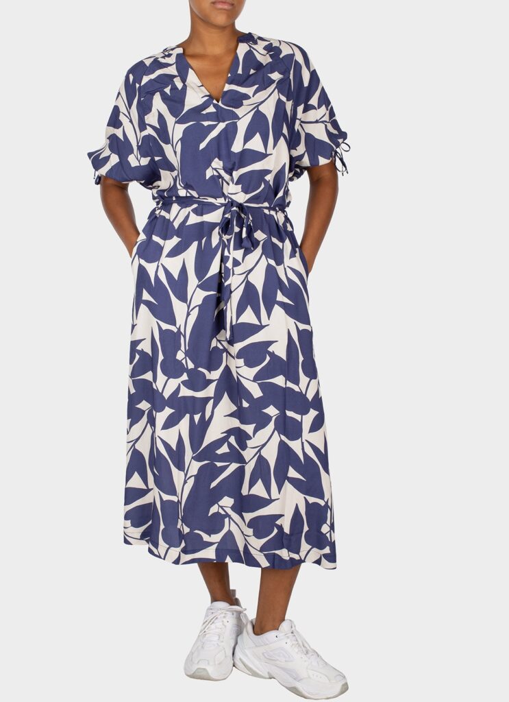 Iriedaily Lucie Long Dress Future Dusk (blau/weiß)